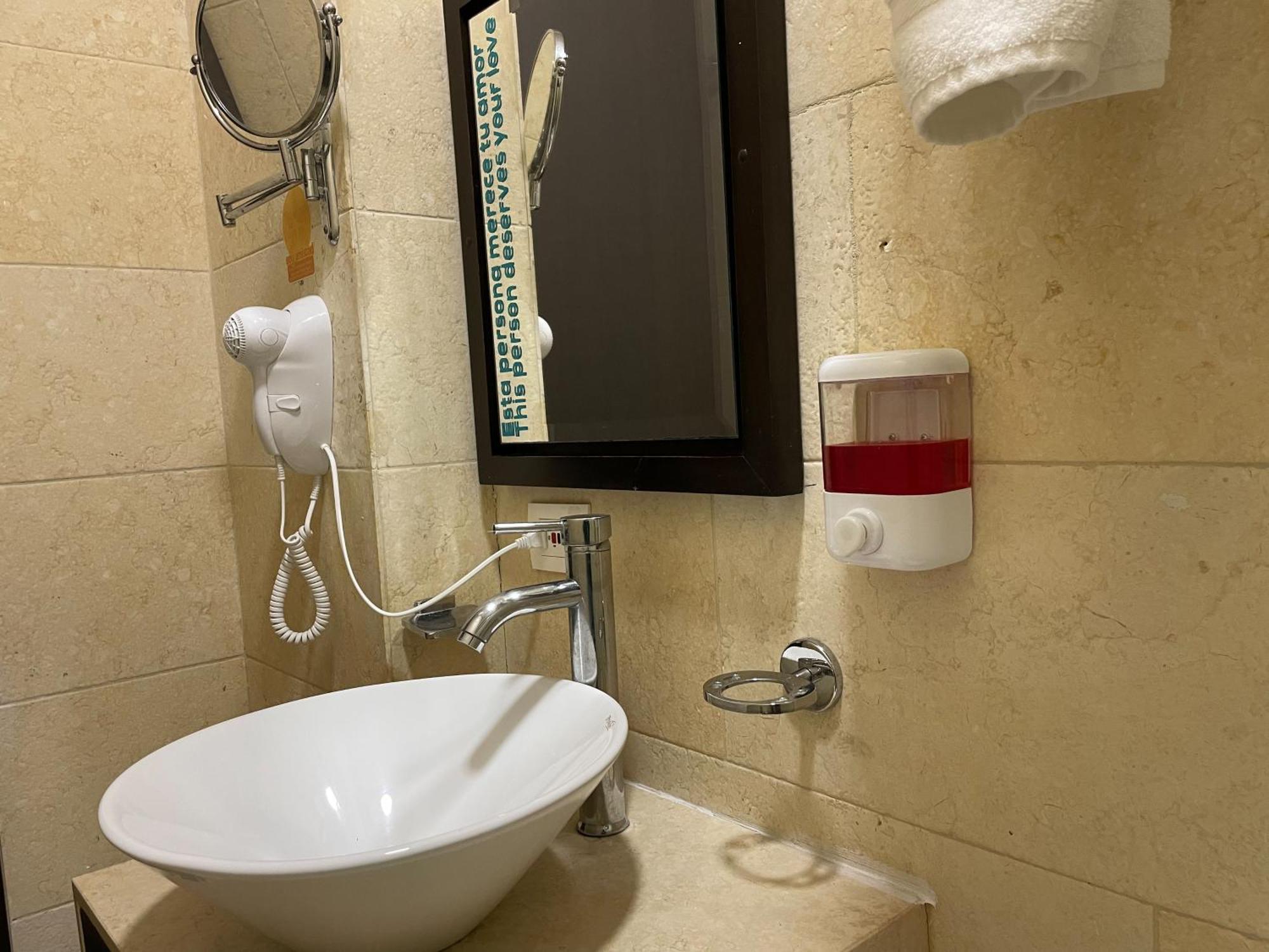 Hotel Bolivariana Plaza Μεντεγίν Εξωτερικό φωτογραφία
